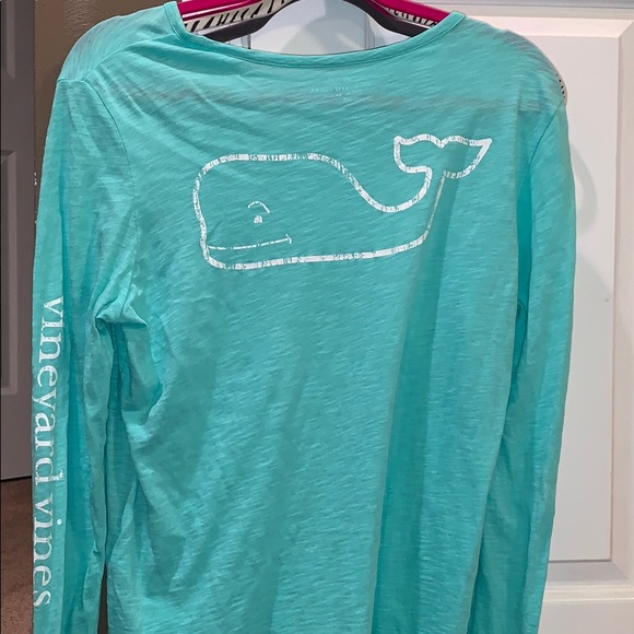 2/$35! Women’s Vineyard Vines T-shirt - Picture 4 of 6